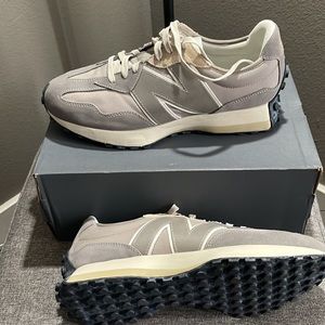New Balance 327 - brand new